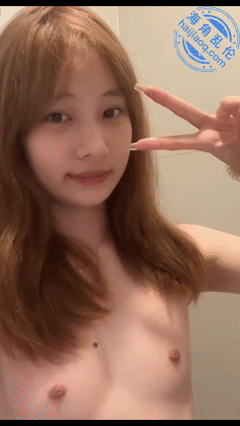 重磅泄密 高颜值清纯美少女浴室展示俏皮可爱小脸蛋 私下与男友涩涩性爱 多毛骚穴多姿势爆操啪啪视频泄密流出[1v/544M/夸克]